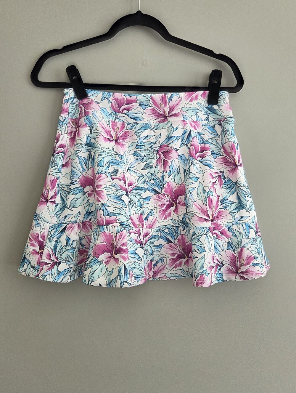 Tommy Bahama Active Ruffle Floral Tennis Golf Skort Size White Pink Size S - Picture 2 of 9